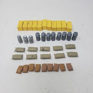 Britains Farm Accessories 1960 Various 1:32 Sacks Bales Jugs Sand Bags Lot of 41